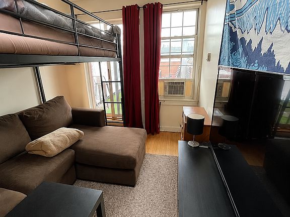 4th image of 154 Orchard St APT 19