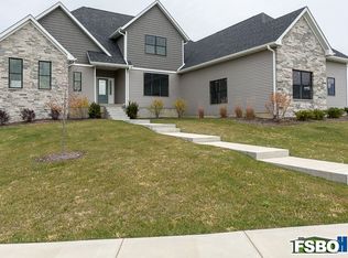 5507 Willmeyer Dr, Bettendorf, IA 52722