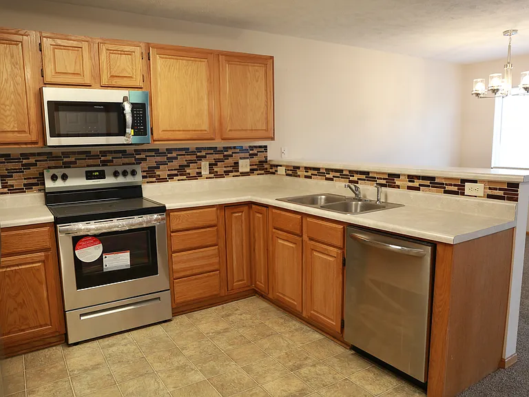 8941 Venice Ln — Photo 4