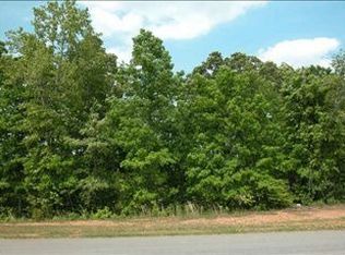 905 Trade Winds Rd, Carrollton, GA 30116