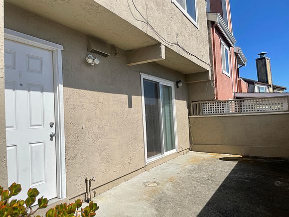 3rd image of 2572 Olmstead Ct