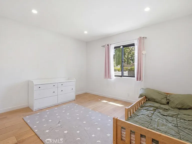 17713 Bullock St — Photo 32