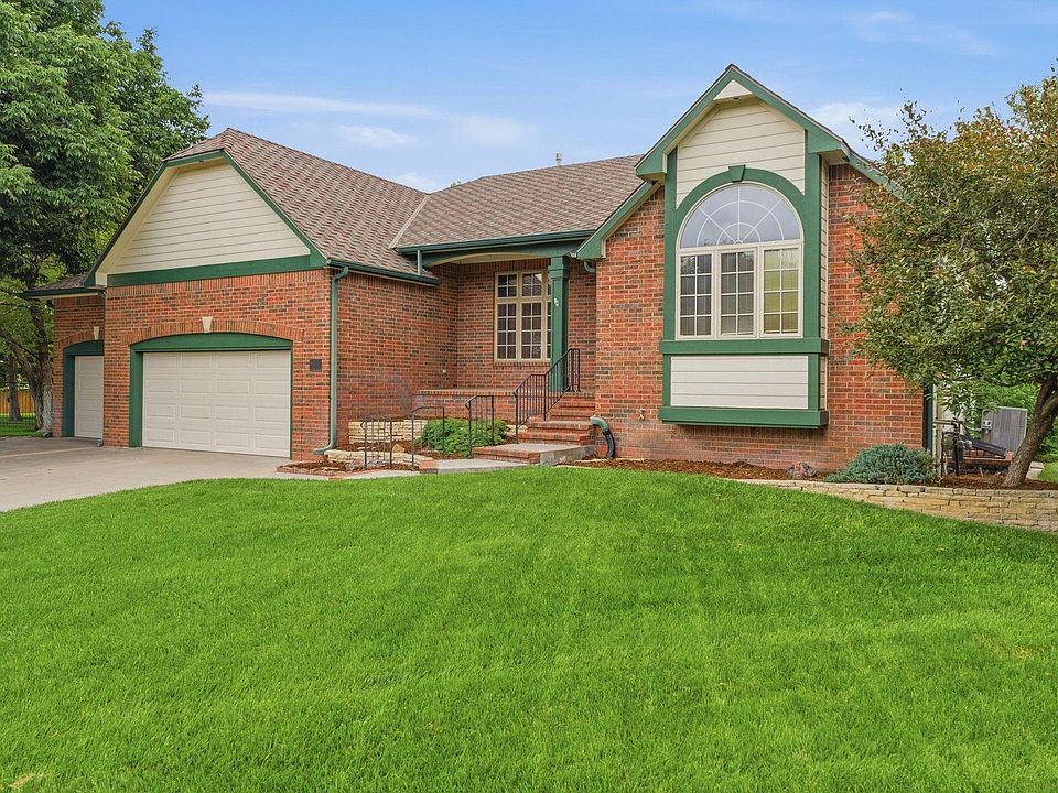 1st image of 328 Campus Ct