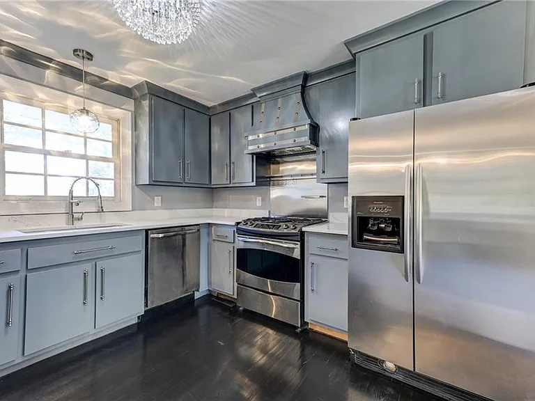 2325 Elmwood Cir SE — Photo 15