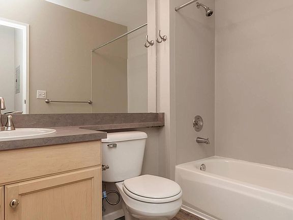 4th image of 2727 Eastlake Ave E #303