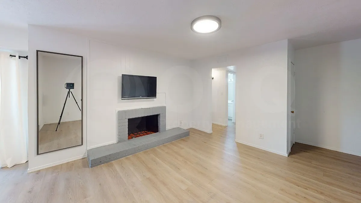 2 bed, 1.5 bath, 866 sqft, $1,500 — Photo 3