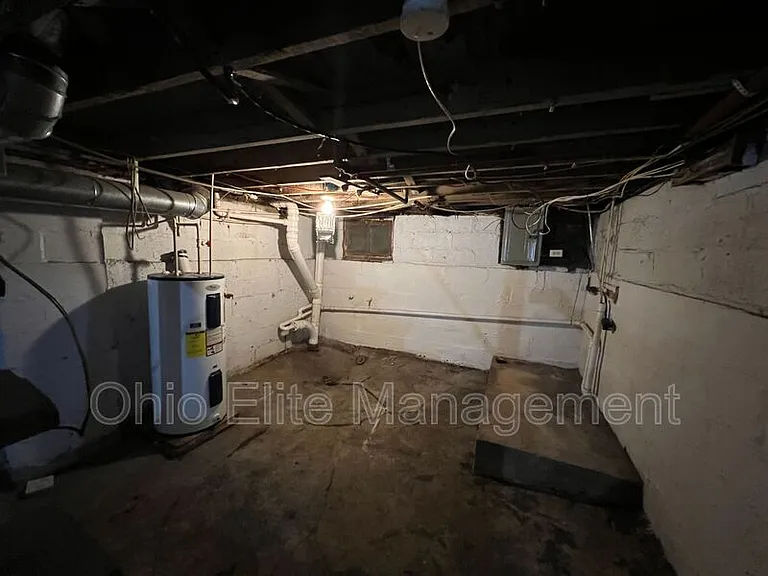 810 Reinhard Ave — Photo 12