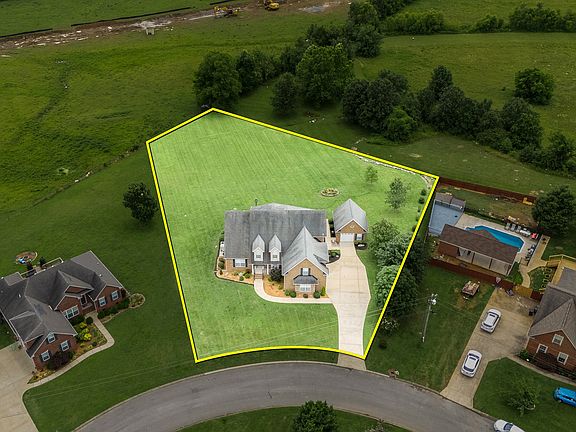 2nd image of 120 N Point Cir N