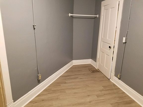 4th image of 411 S Simon St #4