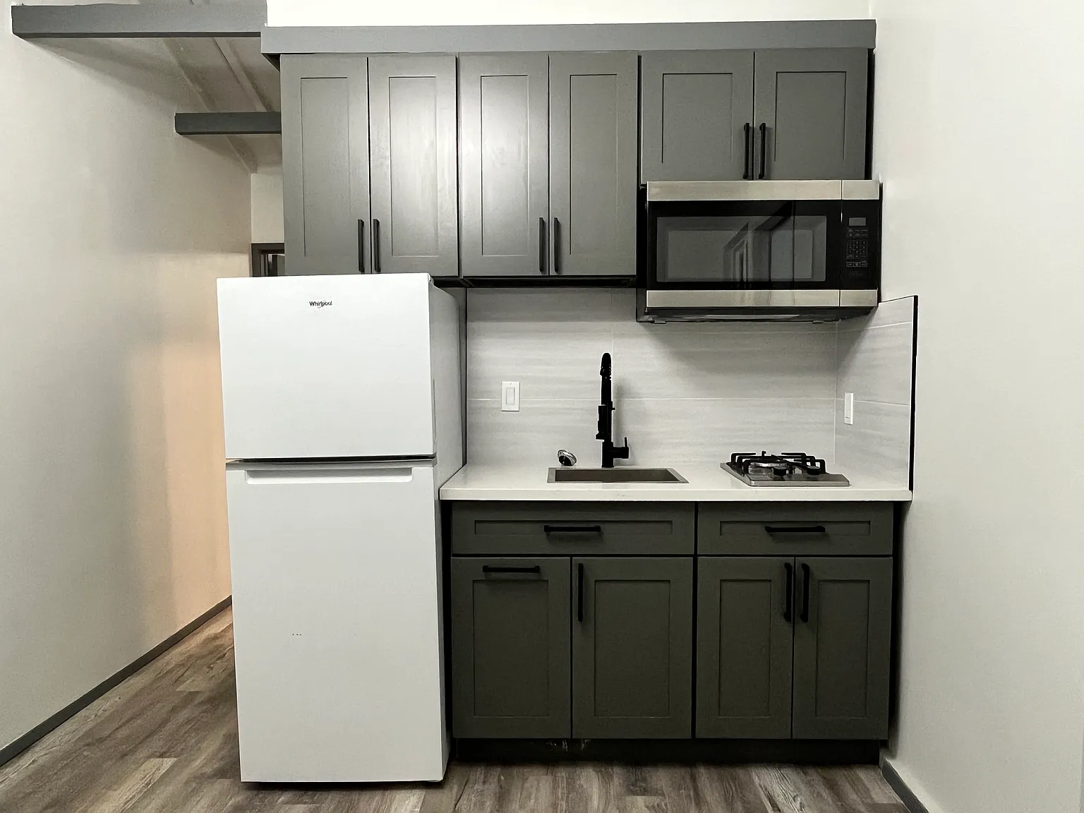 1 bed, 350 sqft, $2,200 — Photo 3