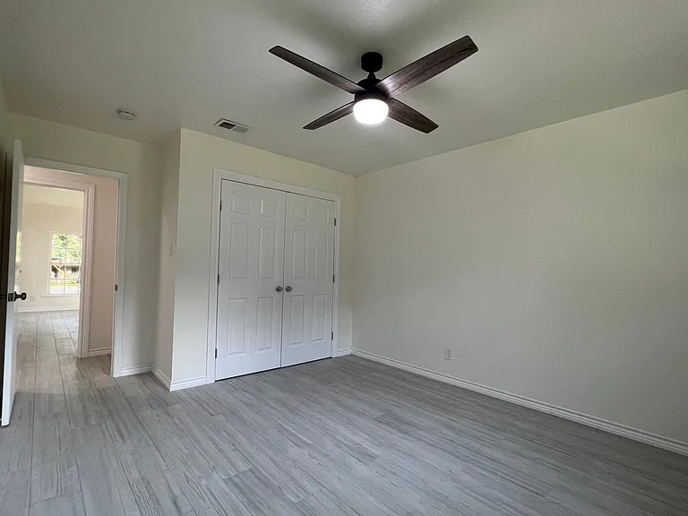 11700 Spring Hill Dr — Photo 10