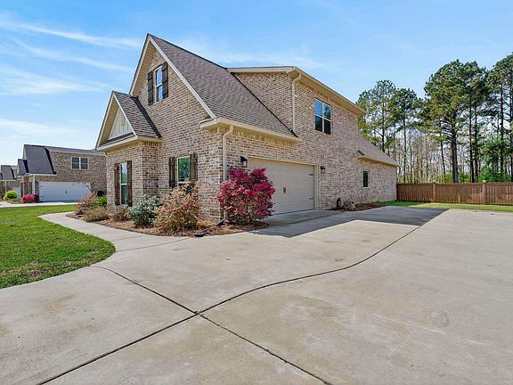 2nd image of 411 Stonegate Trl