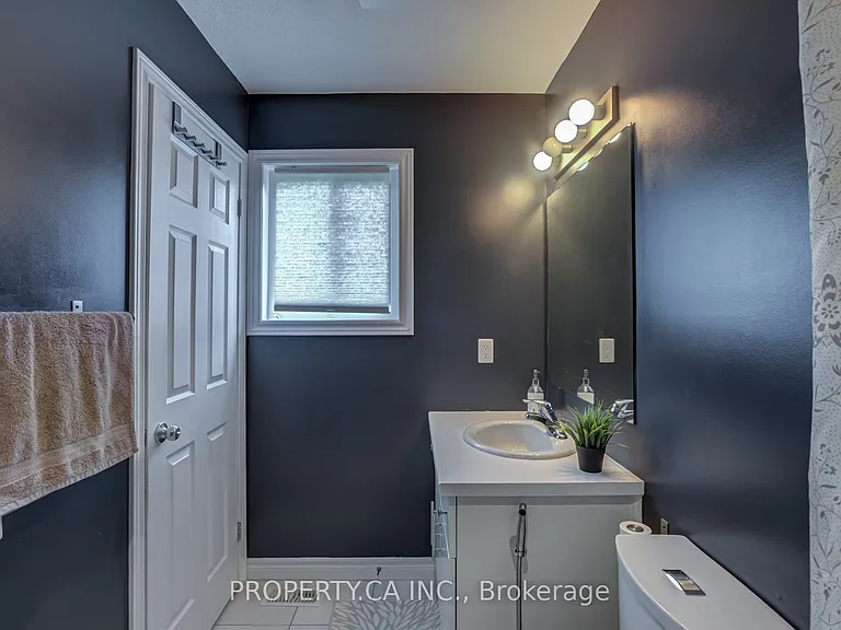 14 Amos Dr #2 — Photo 32