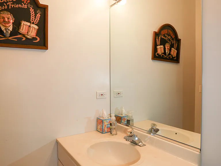 1940 W Diversey Pkwy #2W — Photo 10