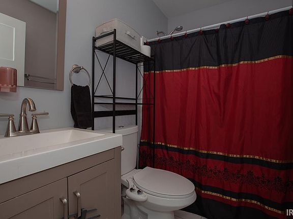 3rd image of 2031 Hicks Dr