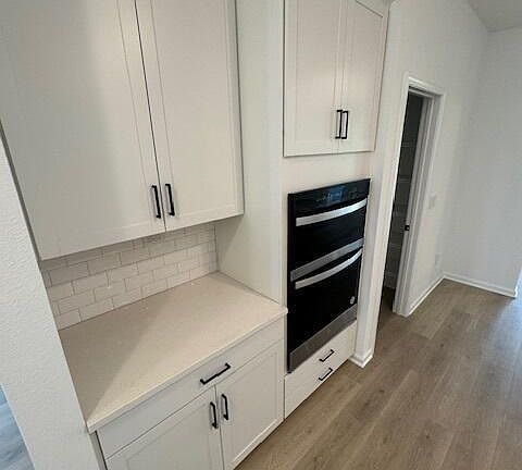 3rd image of 307 ARCHSTONE Way #26