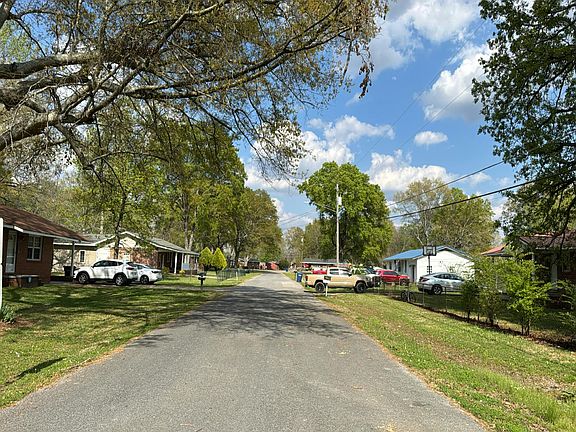 5th image of 920 Edgewood Dr