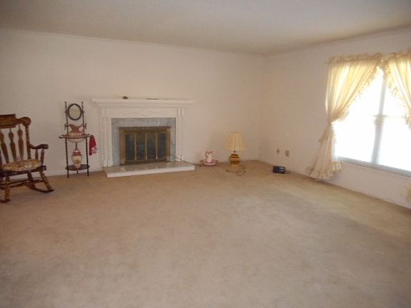 3rd image of 2014 Lakeview Dr