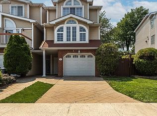 20 Chesebrough St, Staten Island, NY 10312