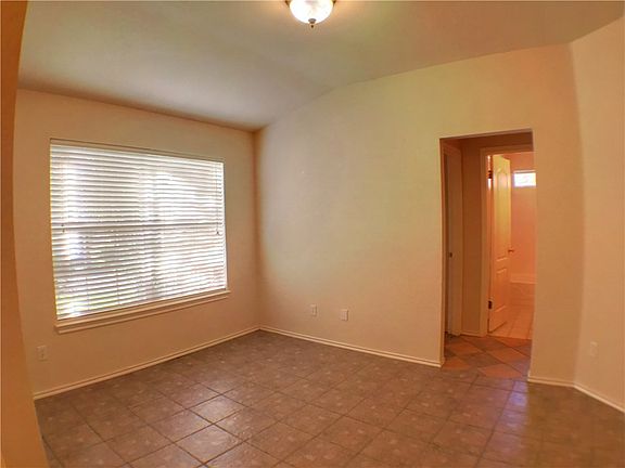 4th image of 9104 Heiden Ln