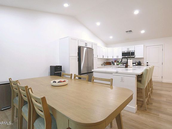 5th image of 801 W ROSS Avenue
