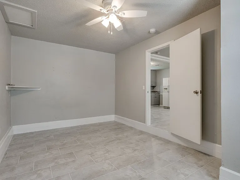 641 SW 15th St — Photo 20