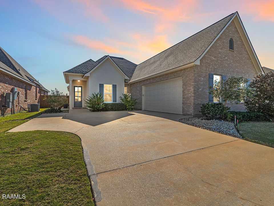1st image of 108 Piper Crest Ln