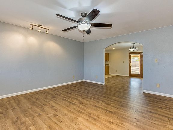 3rd image of 3623 W Hayward Ave