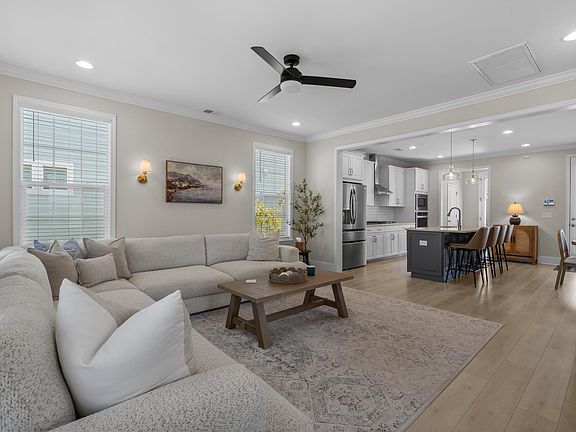 5th image of 222 Delano Way