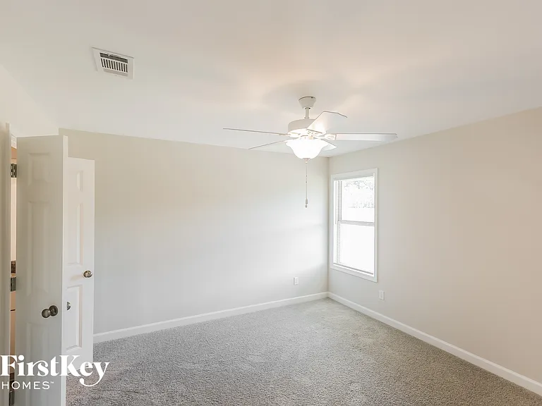 4409 Easthaven Cir — Photo 12