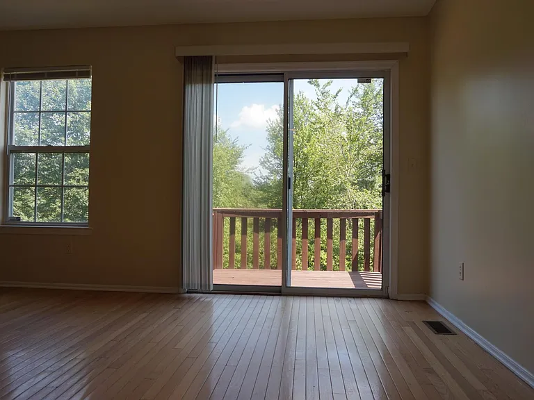 44 Dewitt Ln — Photo 8