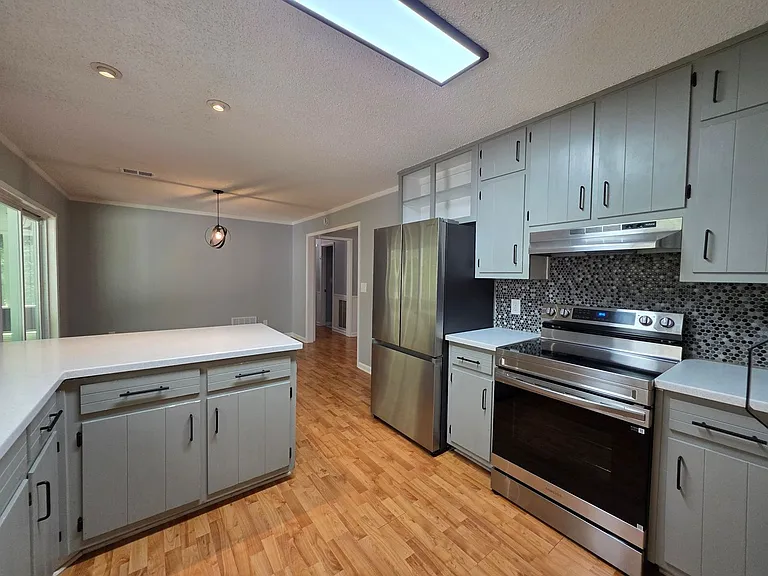 102 Park Place Dr — Photo 4