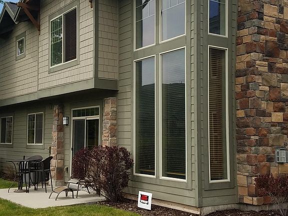 Townhome front -18' ceilings - Swaner trail
