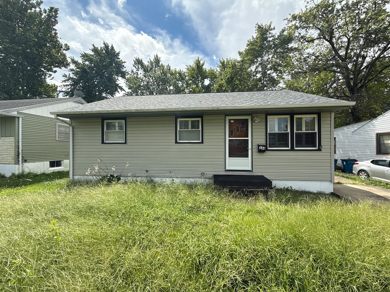 344 Shepley Dr photo 1
