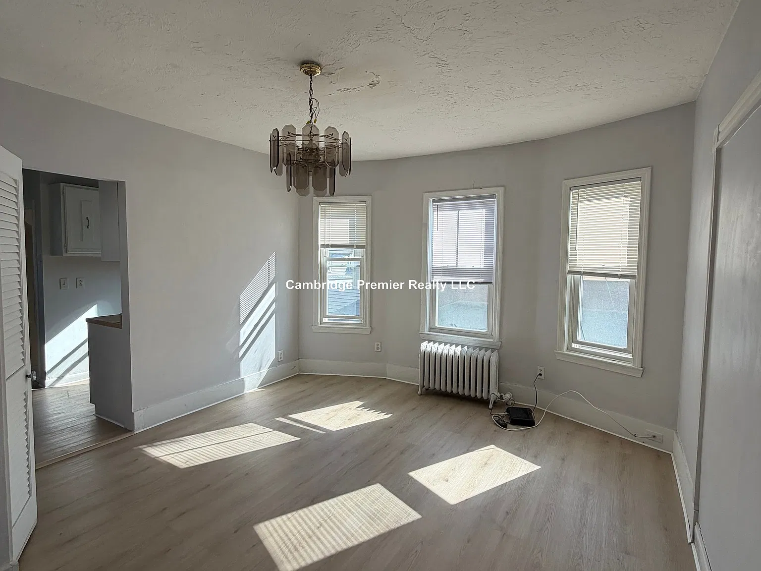 3 bed, $2,550 — Photo 2