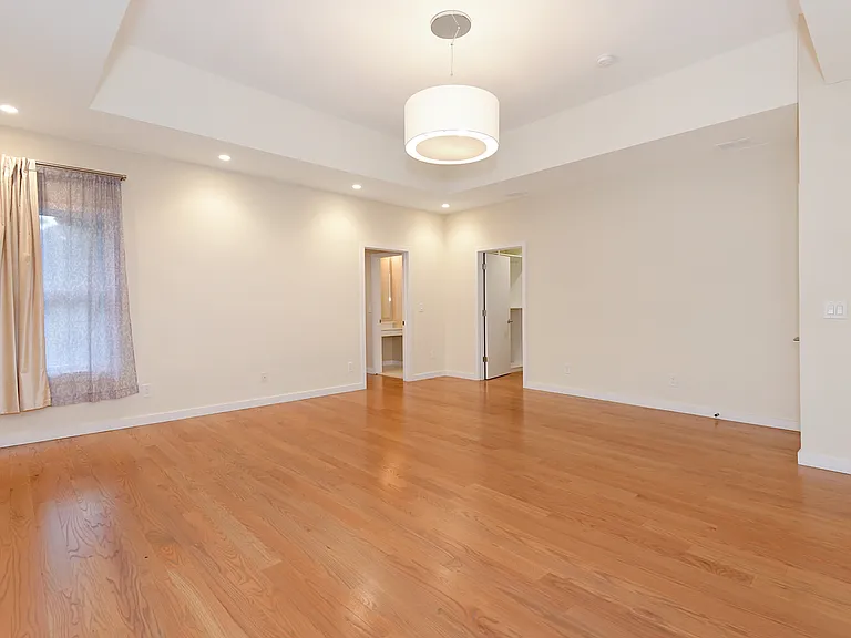 160 Sycamore Rd — Photo 32
