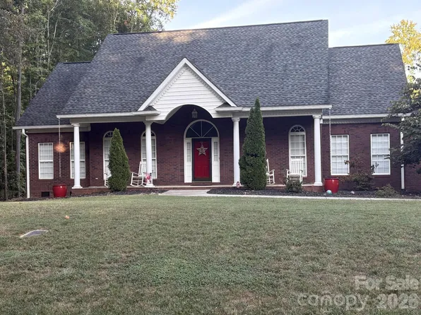 3008 Scottsdale Ln, Matthews, NC 28104