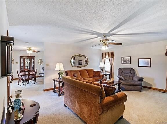 5th image of 137 Rumple Hill Dr