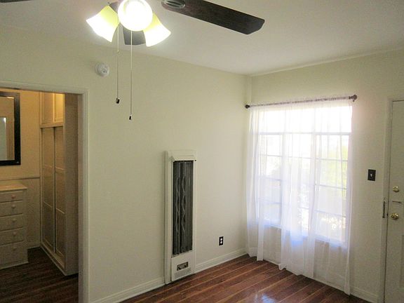 5th image of 649 S Detroit St APT 9