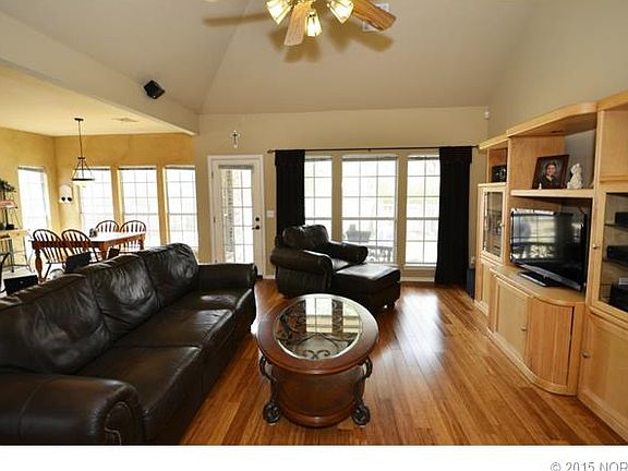 3rd image of 600 N Sweet Gum Ave