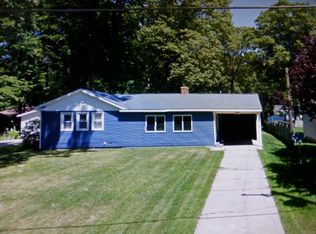 668 Airport Rd, Norton Shores, MI