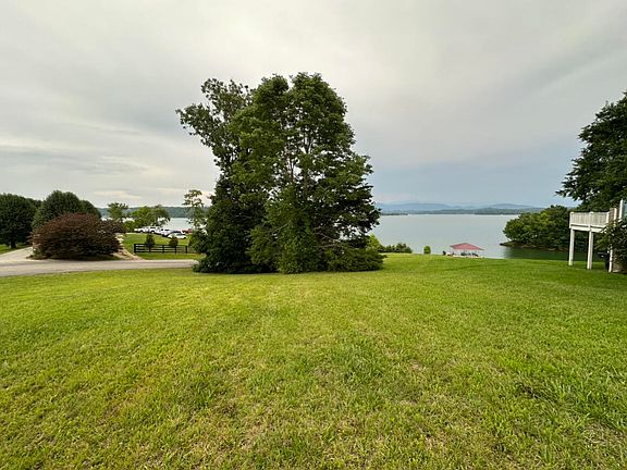 3rd image of 174 Scenic Shores Dr