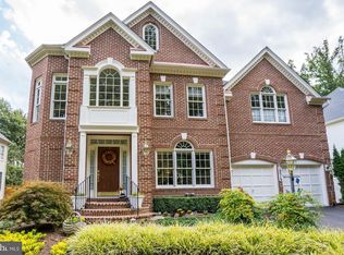 10513 Aubinoe Farm Dr, Bethesda, MD 20814