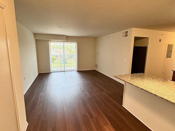 4th image of 7639 Sylvan Towne Dr #209