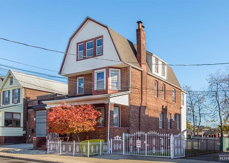 1st image of 32 La France Ave