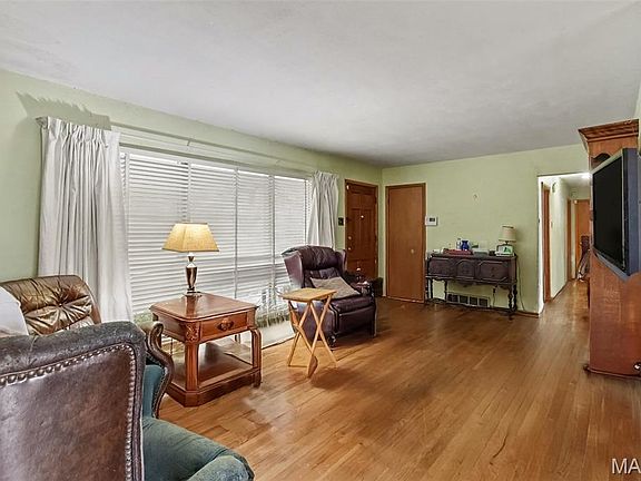 5th image of 1400 Bopp Rd