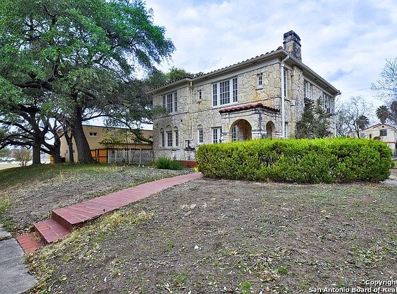 4th image of 503 Mary Louise Dr