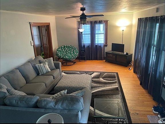 2nd image of 1015 Bellevue Ave