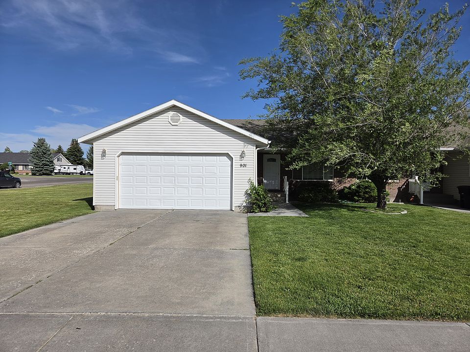 2nd image of 901 Abigail Ct