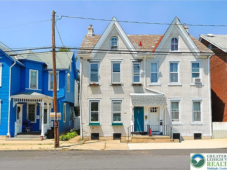 227 E Garrison St — Photo 28
